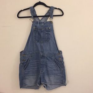 *BOGO 50%*American Eagle light wash jean overalls